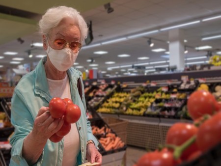 Uzelf beschermen tegen COVID-19 tijdens het winkelen