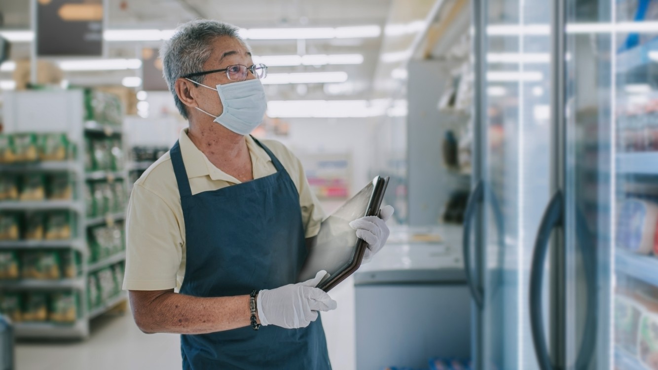 De gepensioneerden moeten te hulp schieten