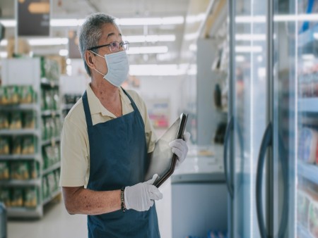 Gepensioneerden reiken een helpende hand