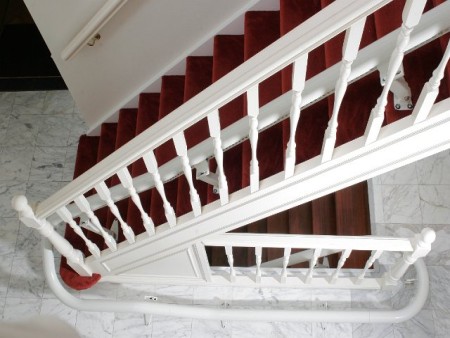 Un ascenseur maison ou un monte-escalier dans un appartement en duplex ?